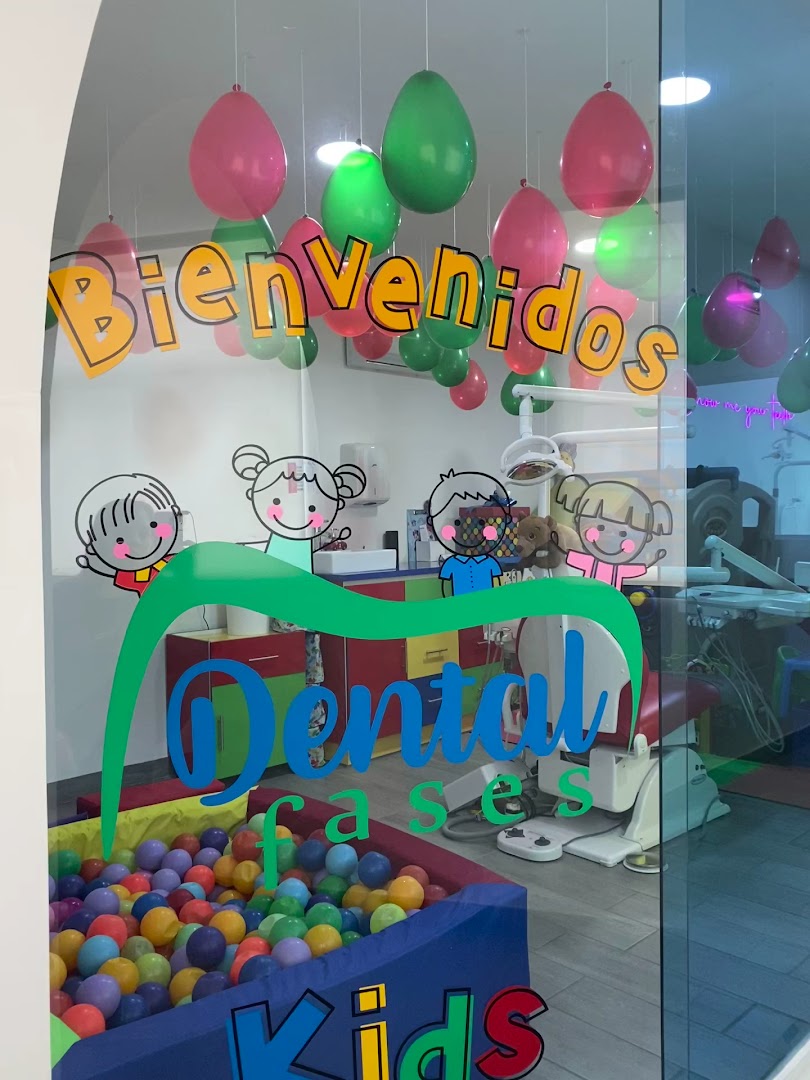 Alberca de pelotas en Dental Fases Kids